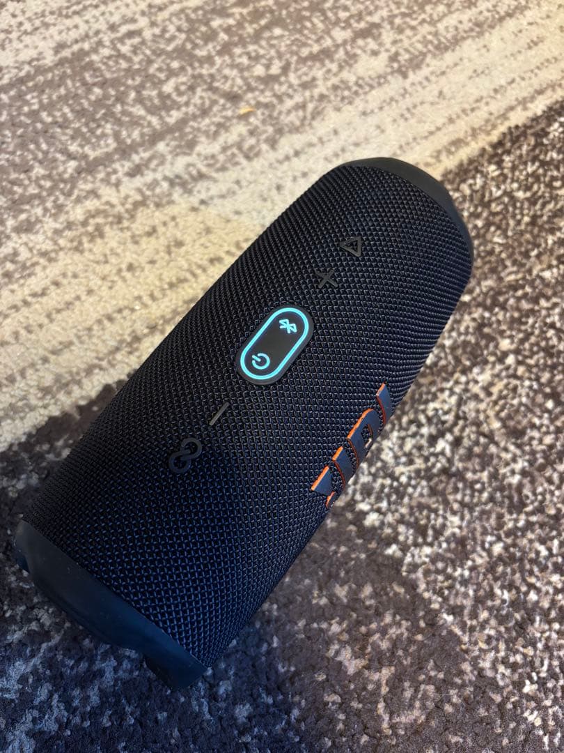 JBL charge5 ワイヤレススピーカー　カバー付き　音質良き