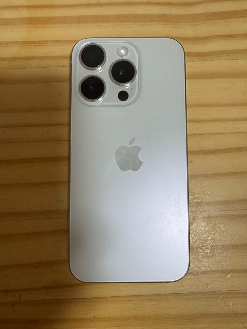 Apple iPhone 15 Pro ホワイトチタニウム 256GB