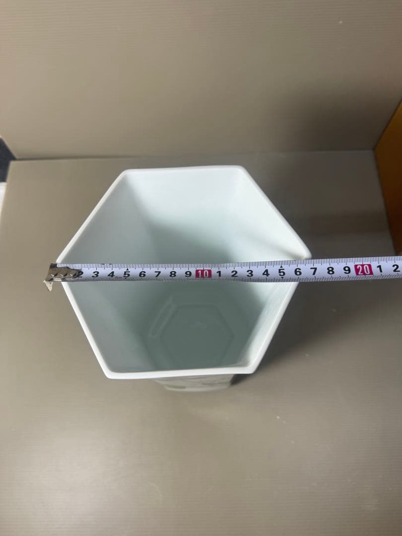 2564  香蘭社　薔薇　六角花瓶　未使用