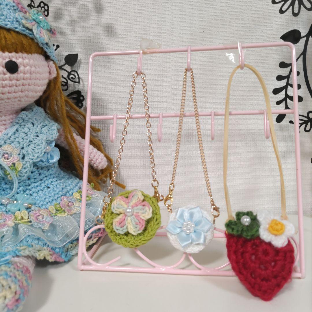 編みぐるみの女の子（熊耳、うさぎ耳、いちごの女の子）とお着替え服６点セット