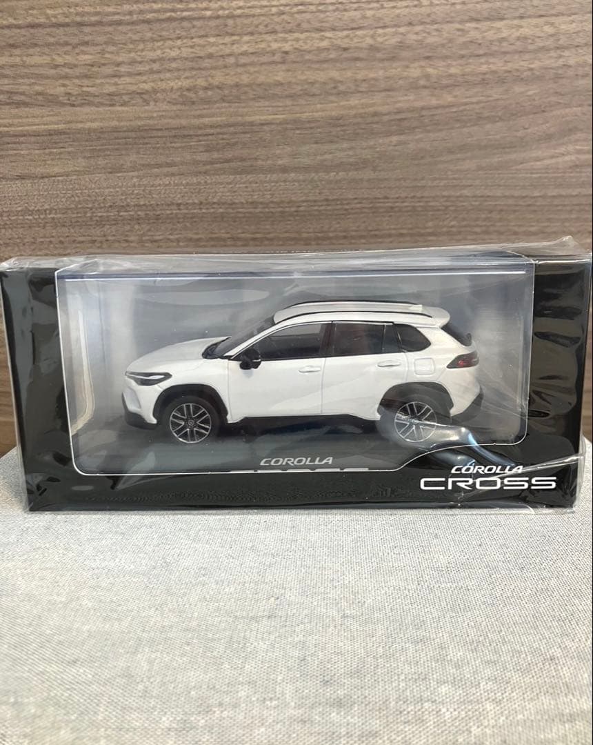 こ*き様 【トヨタ博物館正規品】新型 カローラクロス　カラーサンプル ホワイト色