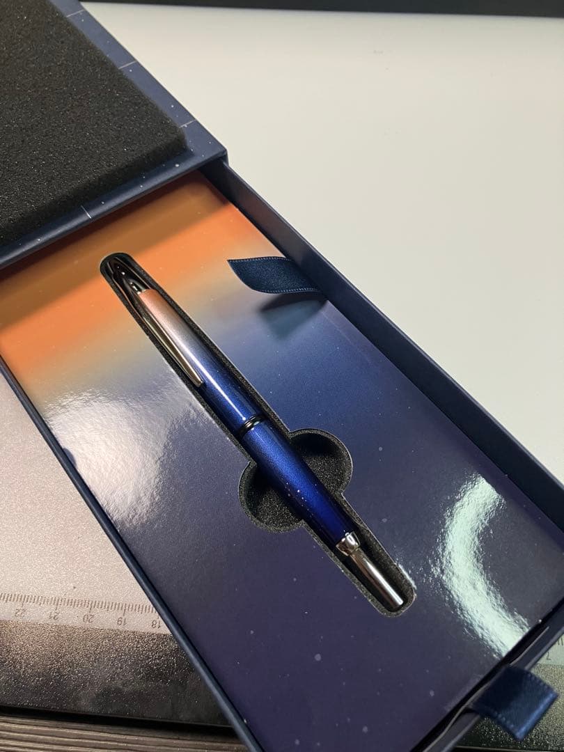 PILOT　パイロット　キャップレスデシモ　20周年限定モデル　F-nib