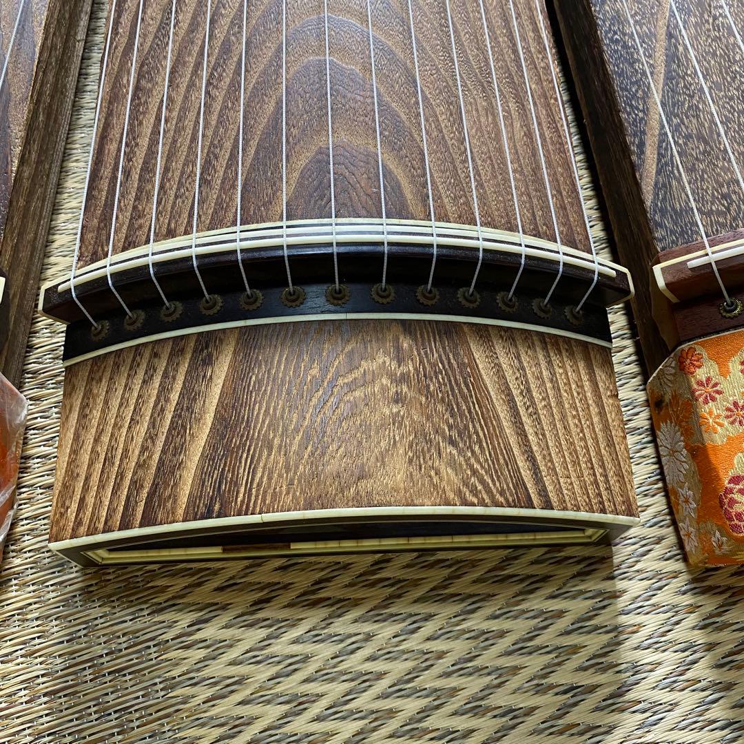 良品　4面セット売りです　お琴 13弦 すだれ彫り 琴柱・ユタン【発送条件有り】