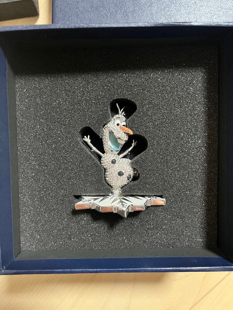 新品　スワロフスキー　オラフ　フィギュア