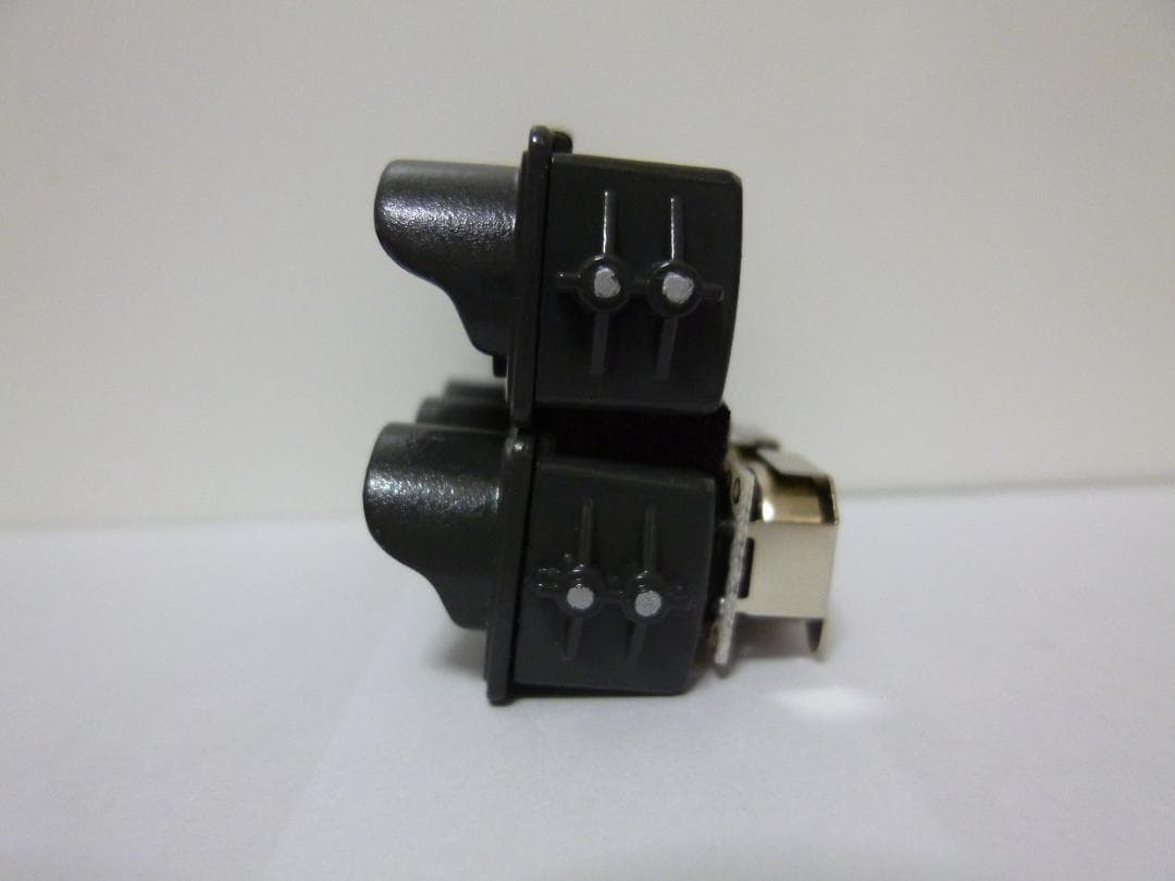 【オッチー】本物志向改造　信号機ガチャ（青色矢印３灯　ブラックグレー）