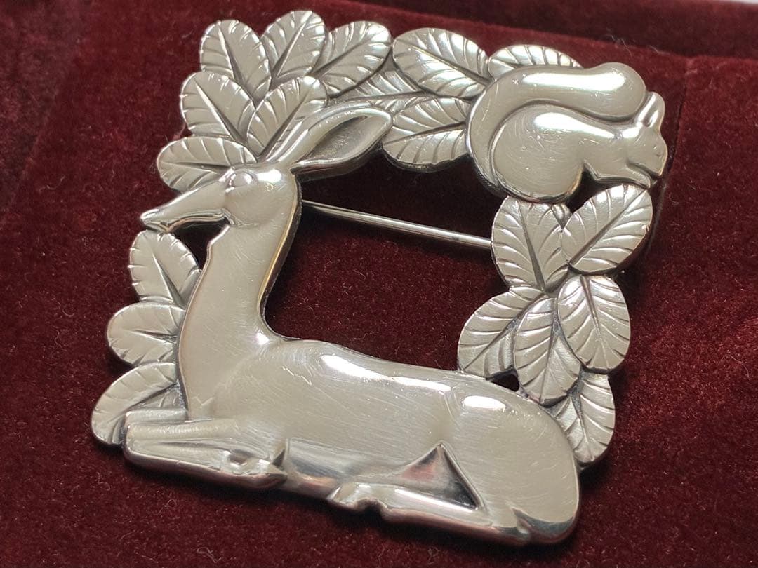   シルバーブローチ 318・鹿・リス