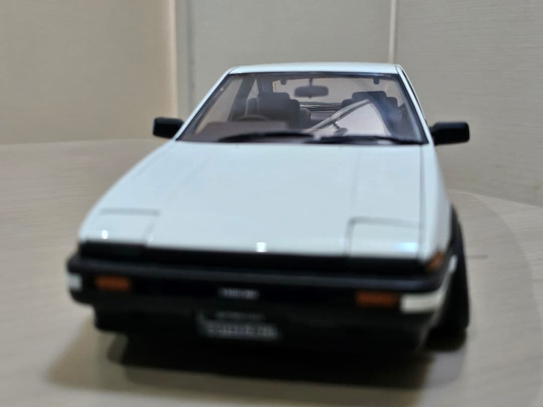 AUTOart 　1/18　トヨタ　スプリンタートレノGT (AE86) 絶版品