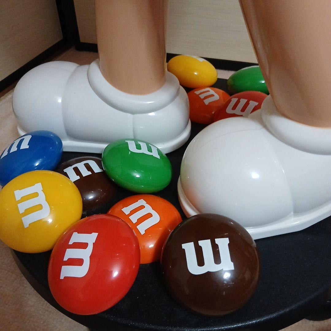 m&m's　エムアンドエムズ　レッド　特大ディスプレイ
