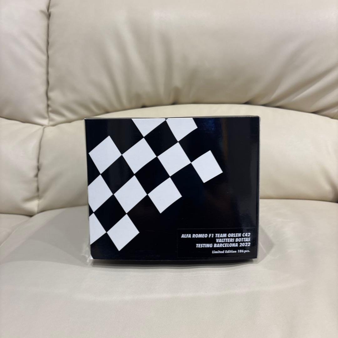 1/18 ミニチャンプス アルファロメオF1 C42 ボッタス