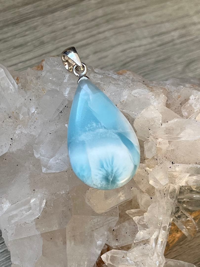 天然石☆高品質！ラリマーしずく型ペンダントップ☆全体的に模様が美しい！