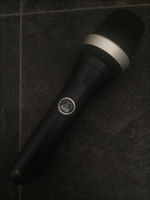 【新品未使用】AKG　D5（マイクケース付き）