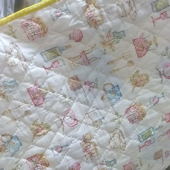 ☆値下げ☆幸せいっぱい黄色の手縫いパッチワークキルト