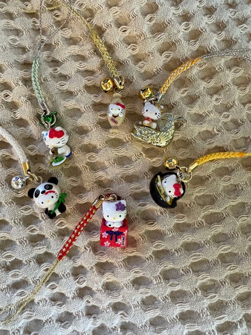 ご当地キティ　根付けストラップ等　61点　まとめ売り