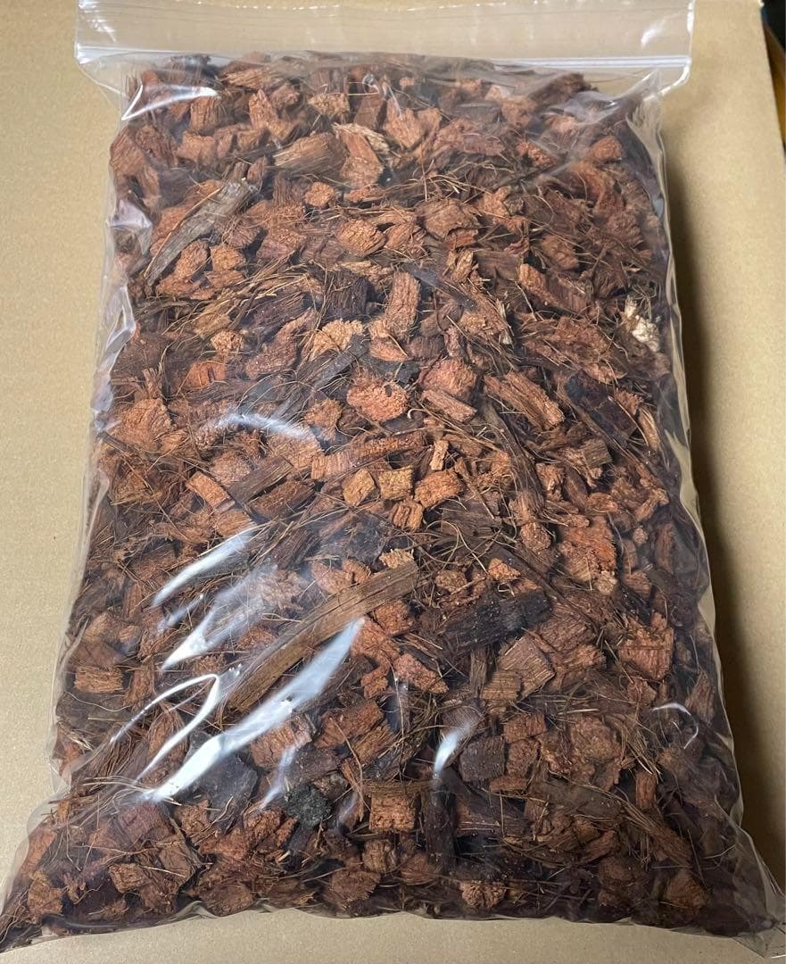 (超メルカリ市価格)　　２S約１５０Lヤシガラハスクチップ