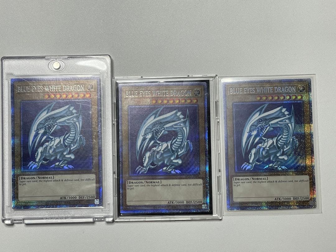 遊戯王 青眼の白龍　ブルーアイズホワイトドラゴン アニクロ2022 プリズマ