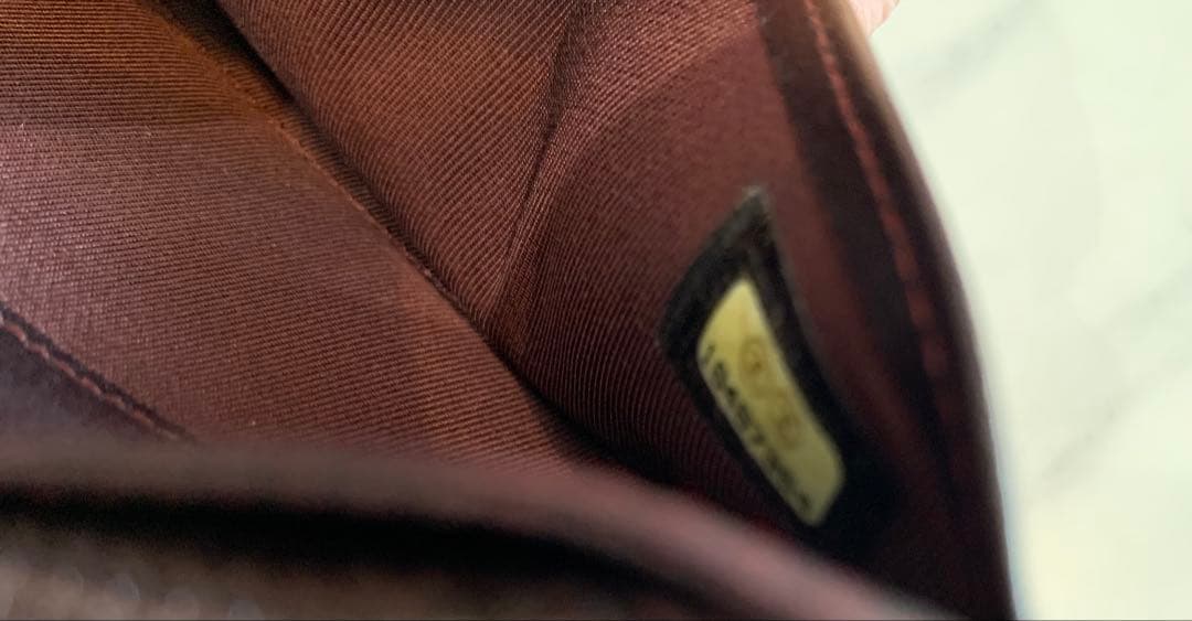 【Paper】 CHANEL キャビアスキン2つ折り長財布／美品