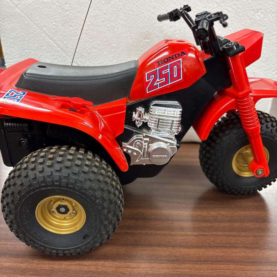 ラジコン　ホンダ　3輪スポーツバギー　ATC250R ウィリーダッシュ
