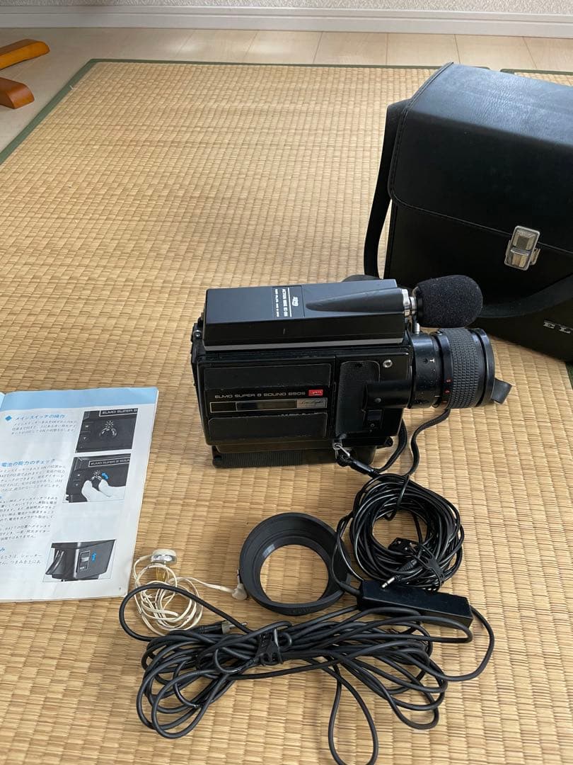 昔のビデオカメラです。コレクターにどうですか？