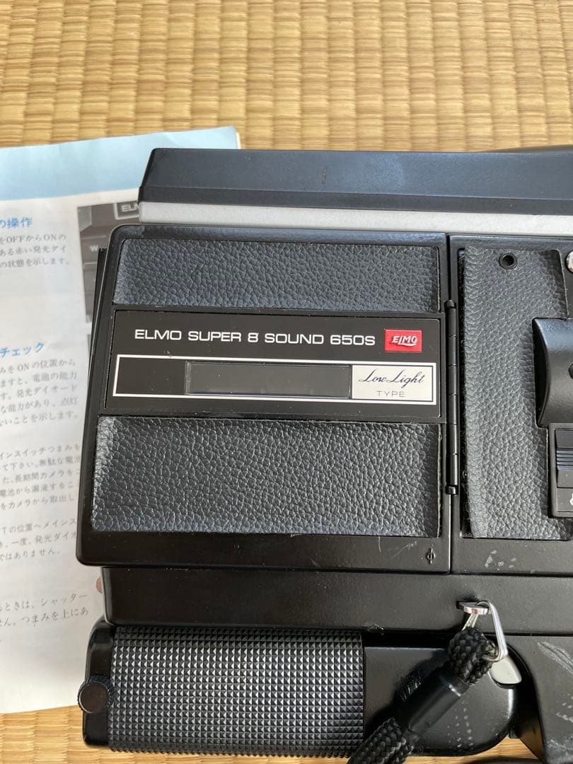 昔のビデオカメラです。コレクターにどうですか？