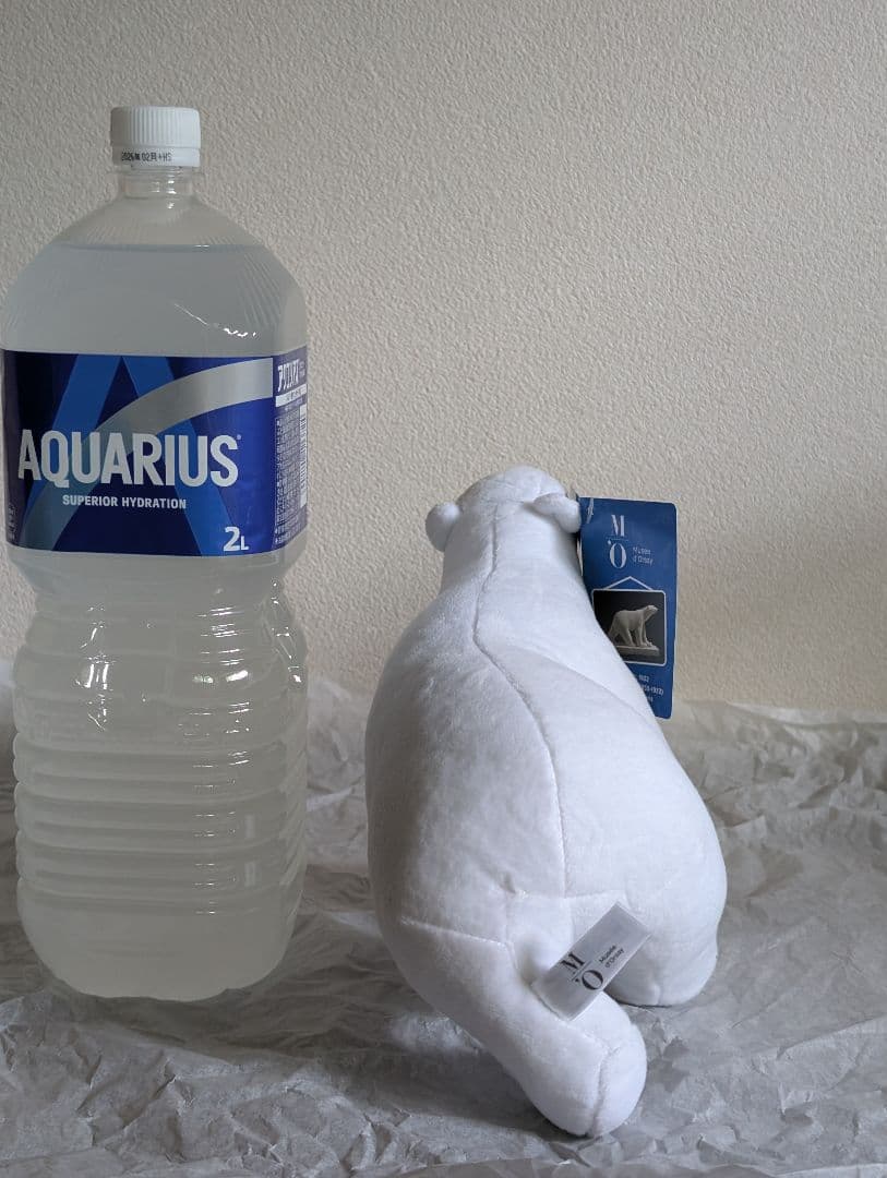 新品オルセー美術館のポンポン　シロクマ　ぬいぐるみ　グッズ　後ろ姿もかわいい