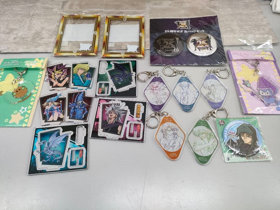 遊戯王 アクスタ　キーホルダー　缶バッジ　まとめ売り