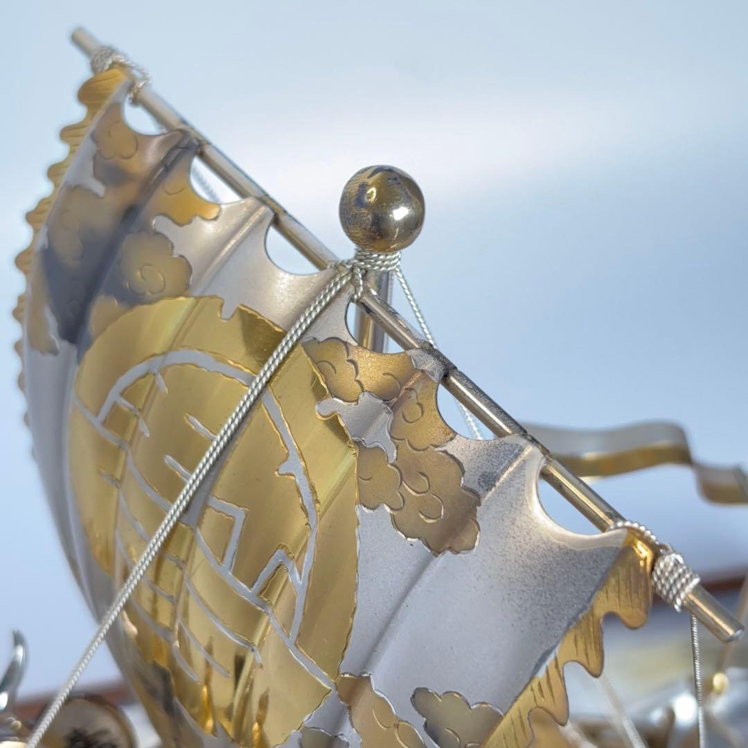 純銀製？ 宝船 置物 ガラスケース付 銀製刻印あり