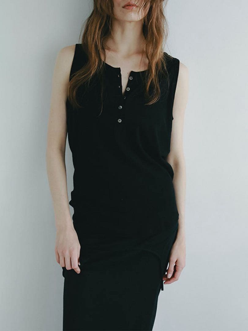 aimyETRE新作【新品未詳】ヘンリーネックエアリータンクトップ