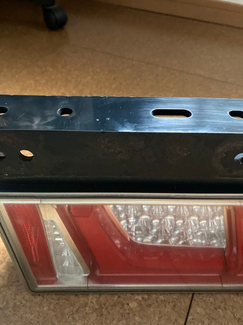 KOITO トラック用オールLEDリアコンビネーションランプ　3連タイプ　左のみ