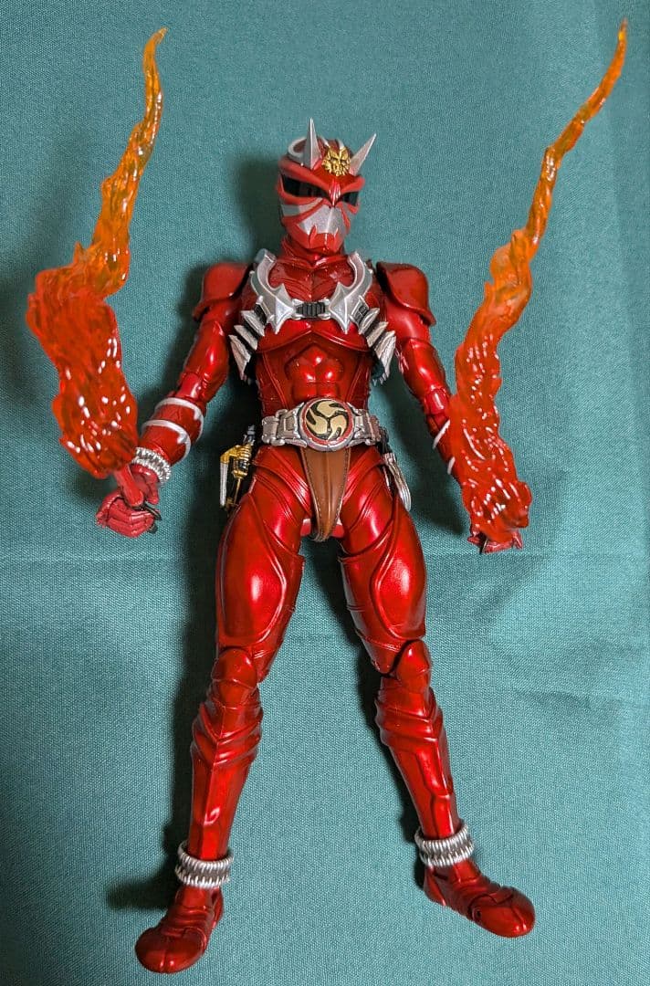 仮面ライダー響鬼 紅 真骨彫 ヒビキ フィギュアーツ 中古品