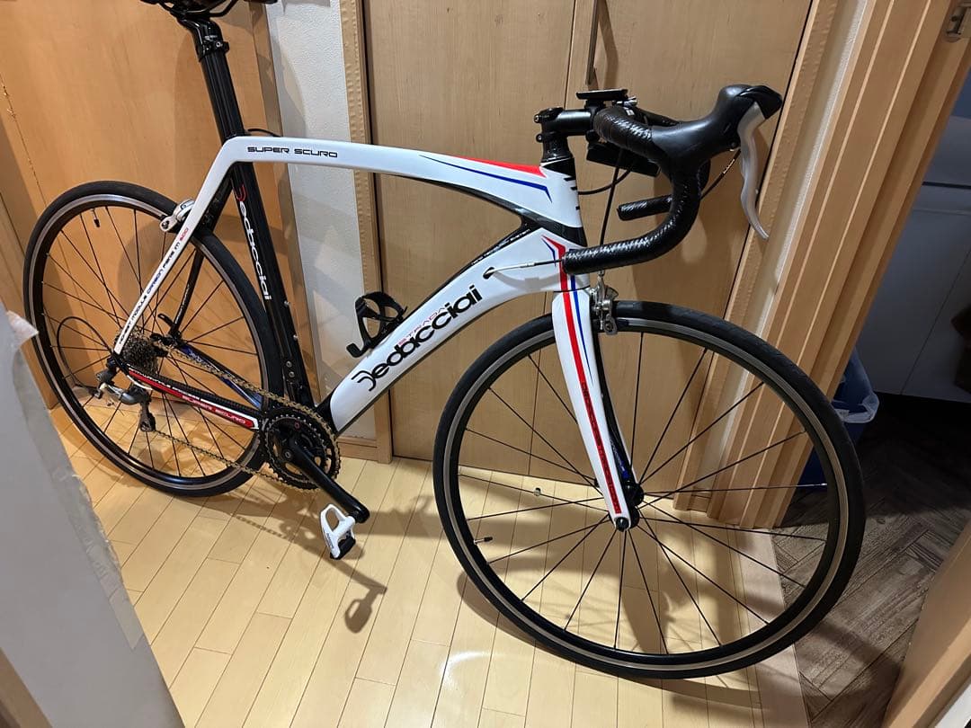 超美品　フルカーボン　ロードバイク　新品パーツ多数　エアロ