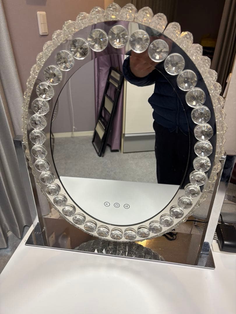 女優ミラーLEDライト付き（テーブルは含みません）