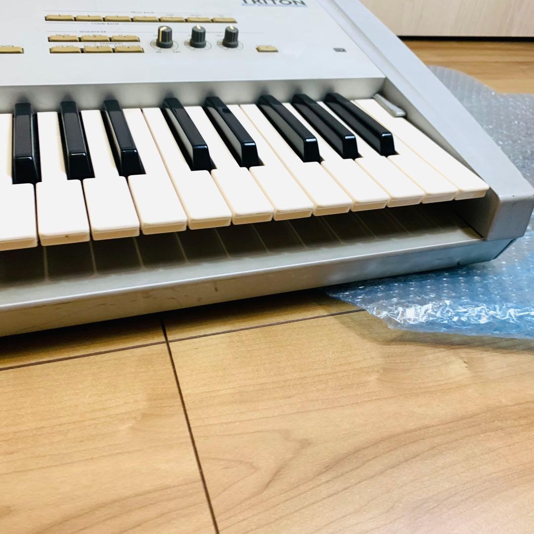 KORG TRITON シンセサイザー 61鍵 ジャンク 電源不良 送料無料
