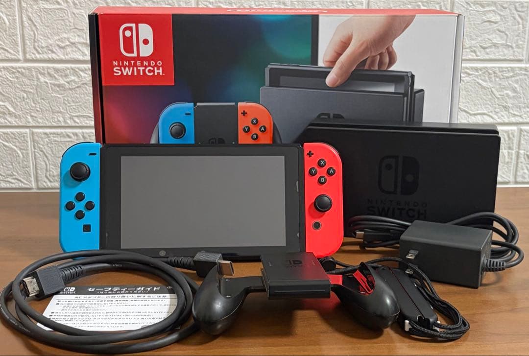 胡*瓜様 Nintendo Switch 本体 ネオンブルー/ネオンレッド