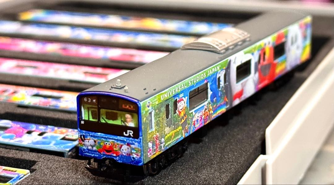 JR201系　USJラッピング電車「ユニバーサルワンダーランド号」