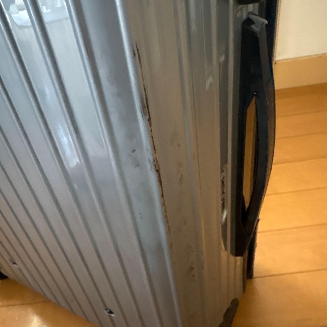 シルバー のキャリーケース