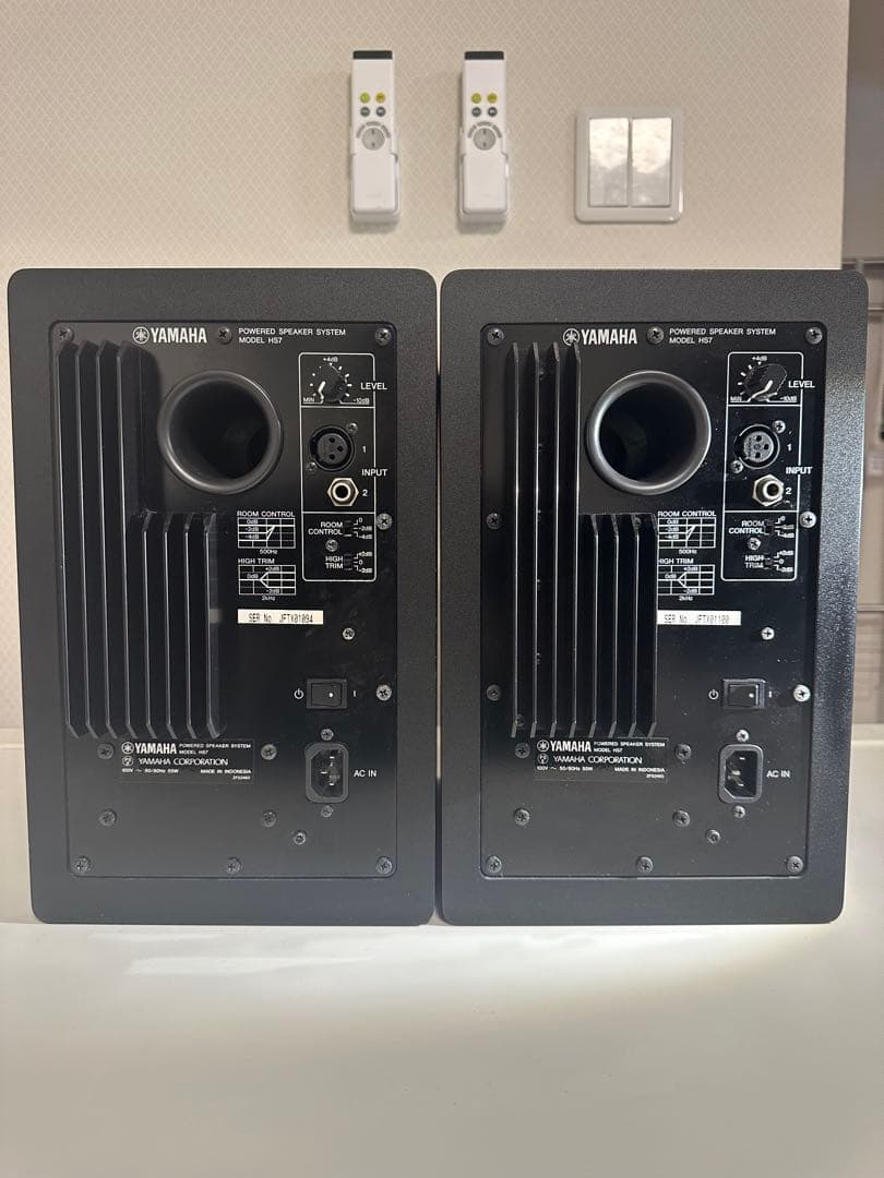 「B」Yamaha HS7 ブラックペア インシュレーター＆スタンド付き