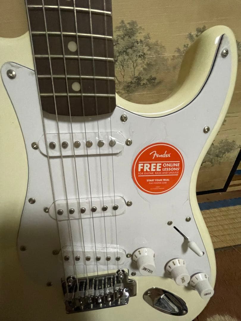 スクワイヤー　ストラトキャスター OLW