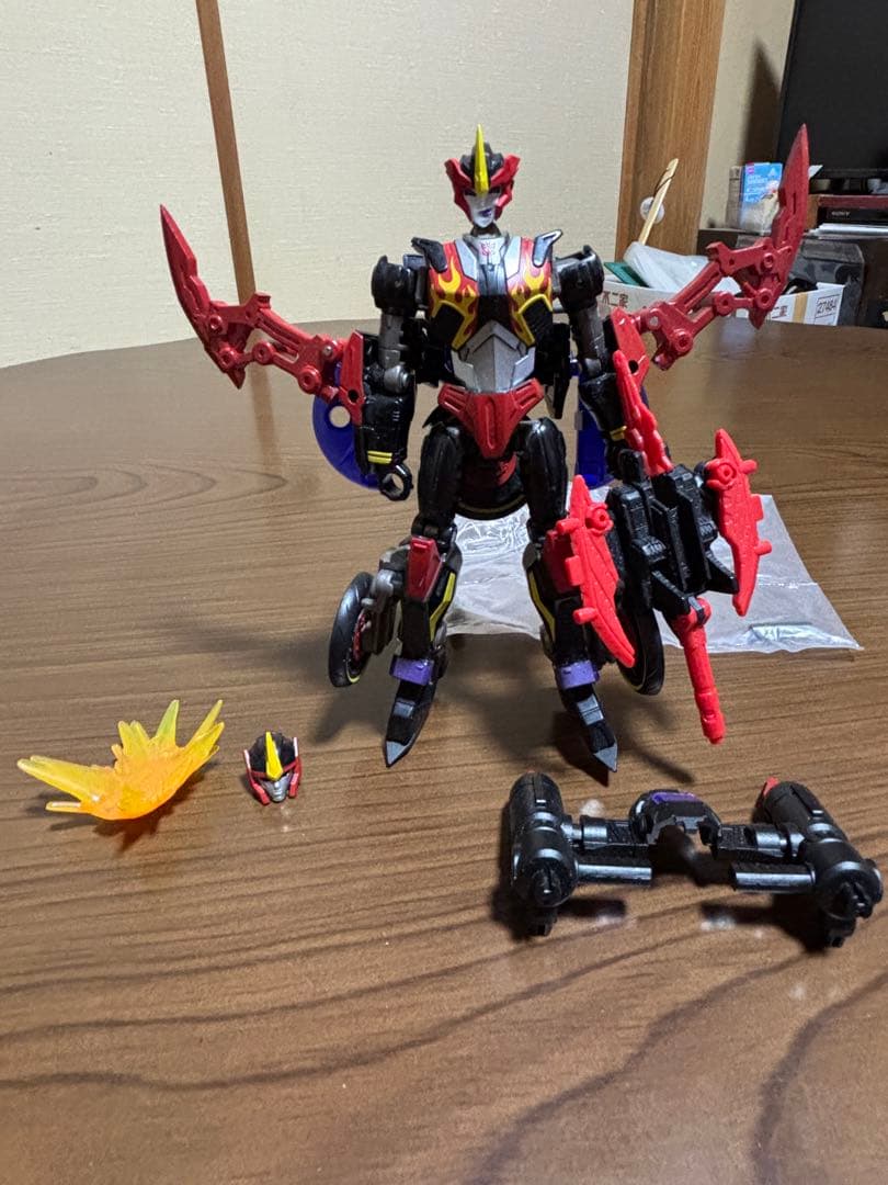 トランスフォーマー　シャッタードグラス　フレイムウォー&アドオン