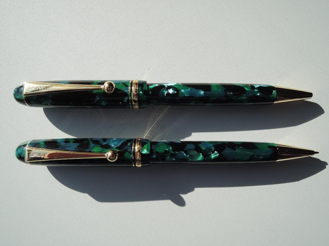 PILOT カスタム LE ボールペン&シャーペン 2本 (本体緑色モザイク)