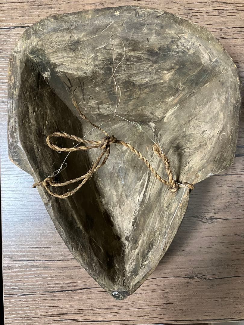 アフリカ 木製マスク ビーズ装飾