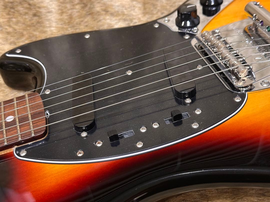Fender FSR Traditional 70s Mustang 限定モデル