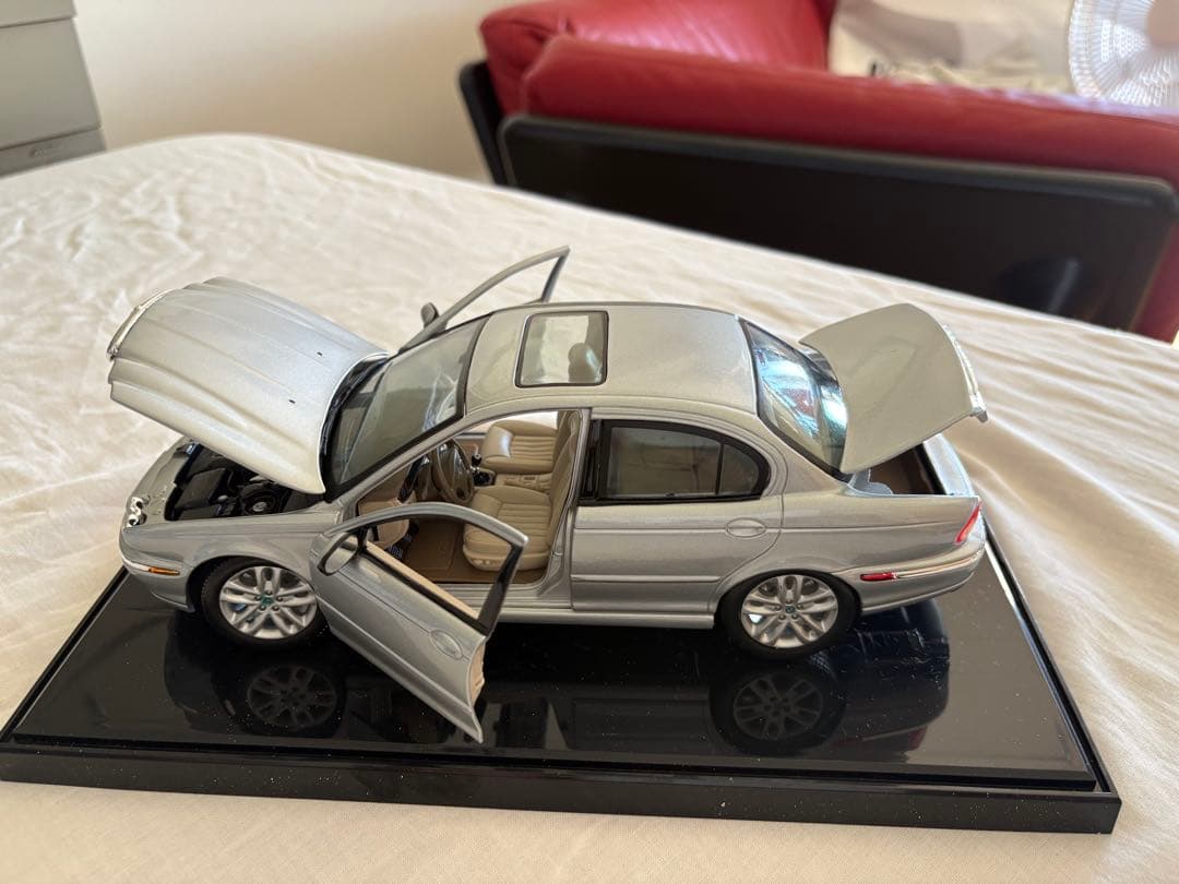 【希少】Maisto製 1/18 ジャガー X-TYPE 3.0 ミニカー