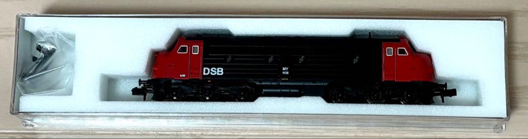 Nゲージ 北欧のミニ列車セット（DSBドッグノーズ機関車、タンク車、客車）