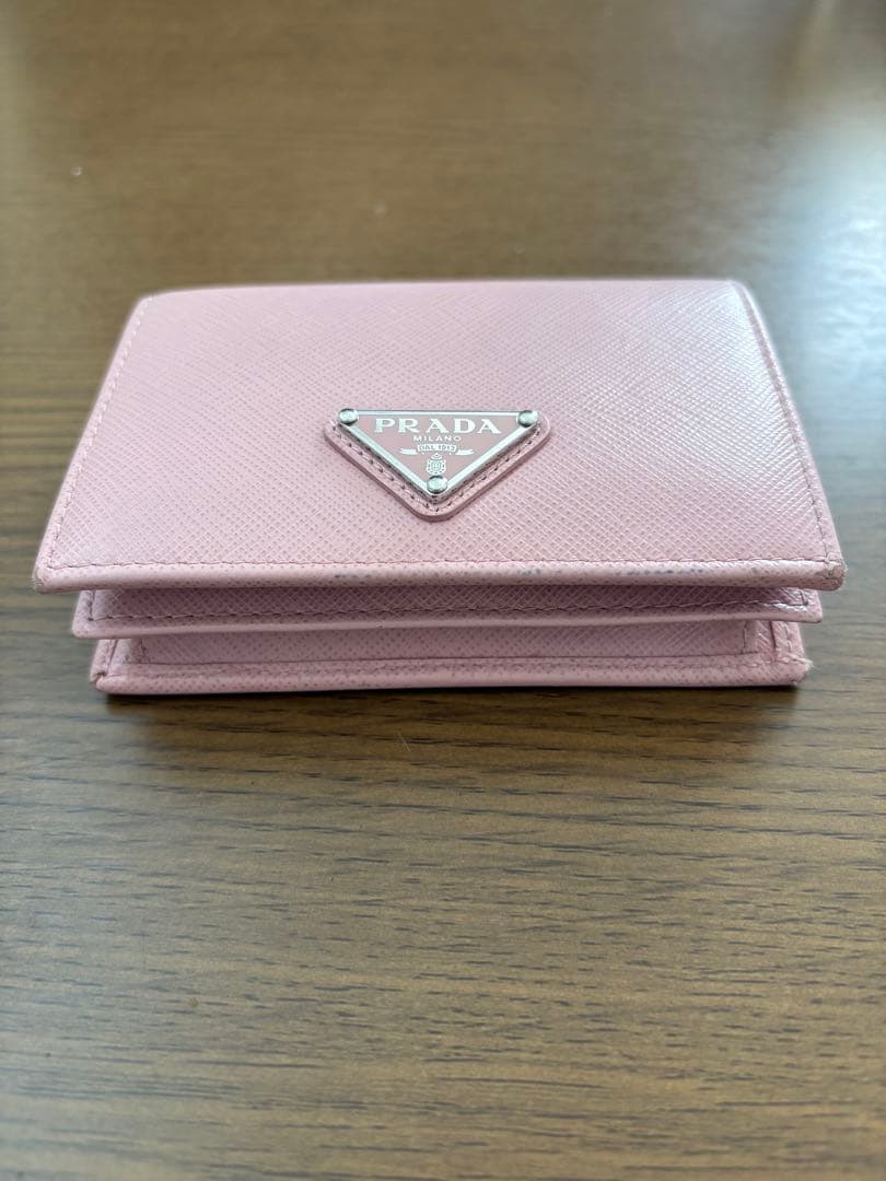PRADA サフィアーノ　トライアングル　ミニ財布　ピンク
