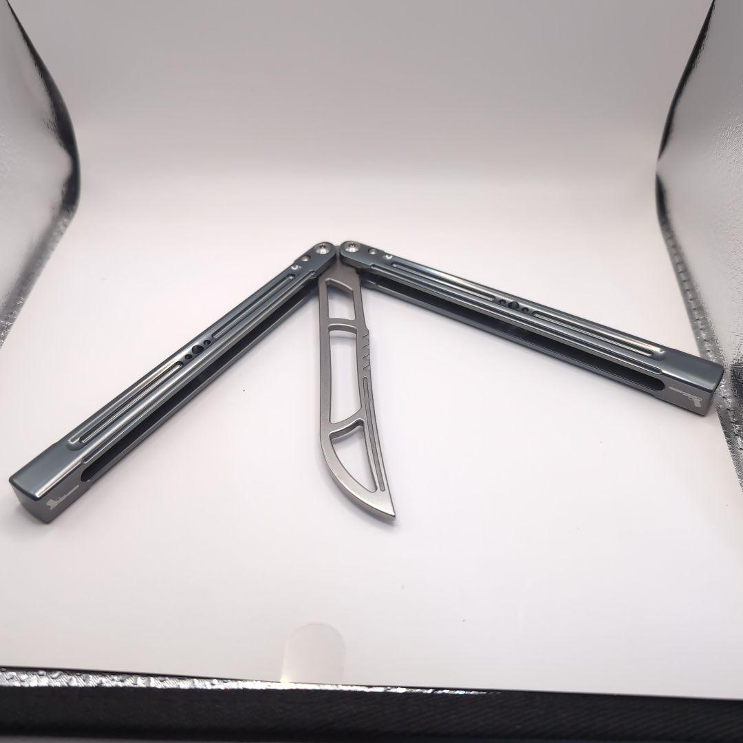 バタフライトレーナー　H.R balisong キラーセブン