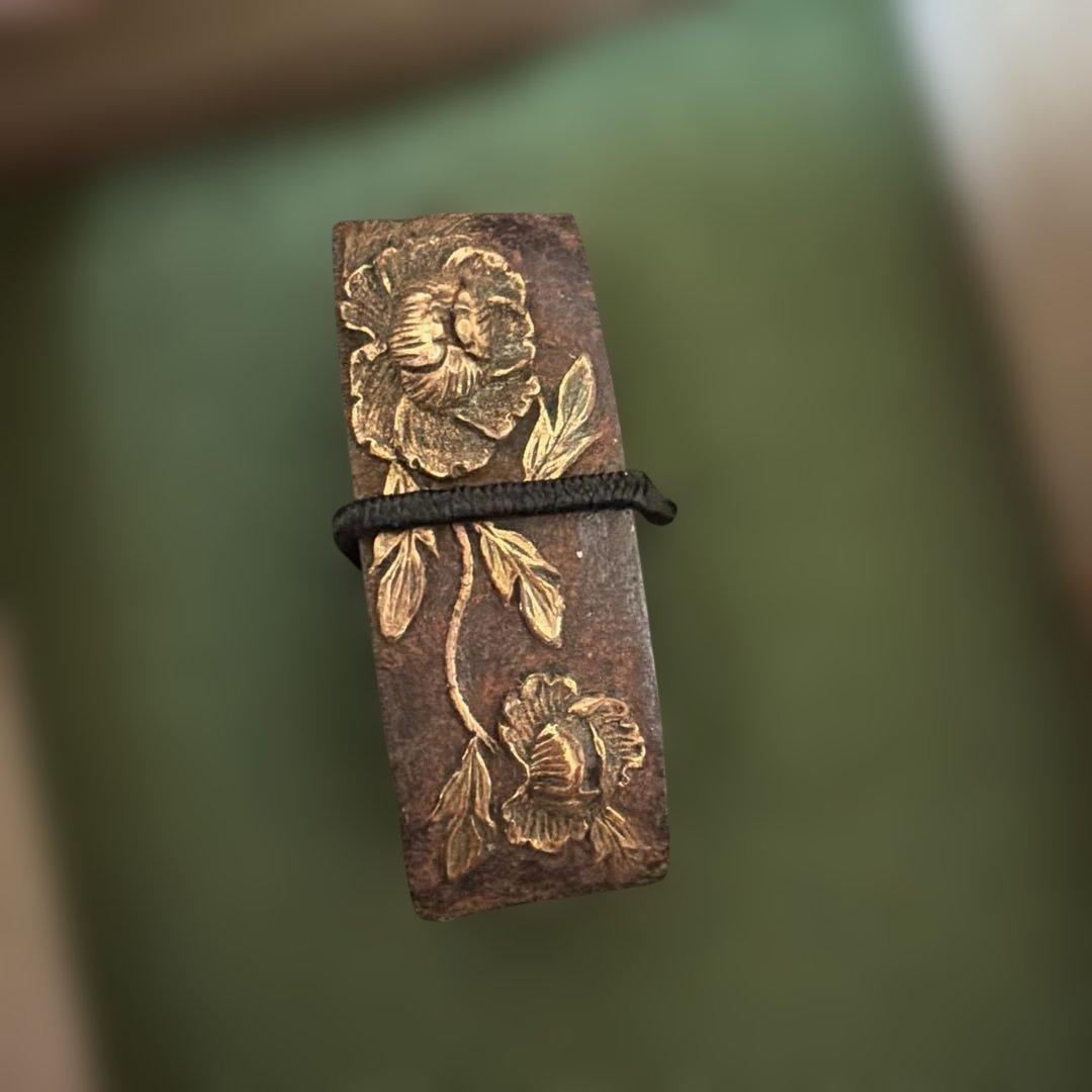 古美術　骨董品　縁頭　牡丹花