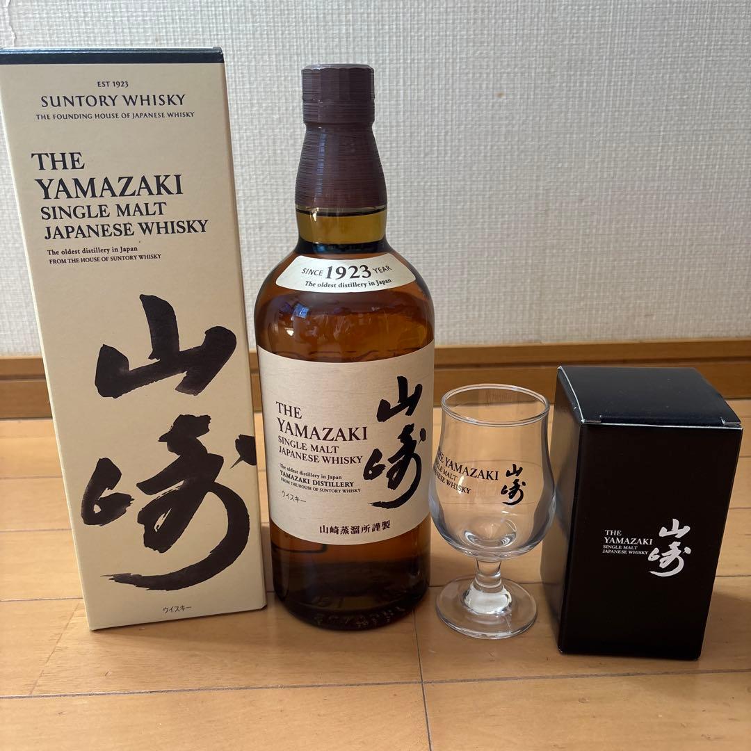 サントリー シングルモルトウイスキー 山崎700ml 新品未開封 箱、グラス付き