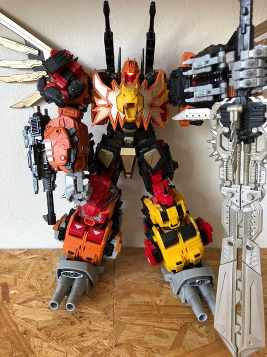 MMC製 トランスフォーマー似　 プレダキング