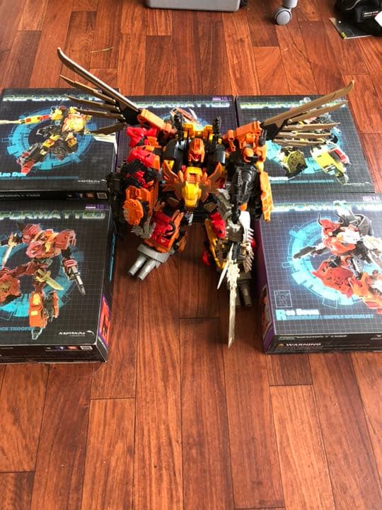 MMC製 トランスフォーマー似　 プレダキング