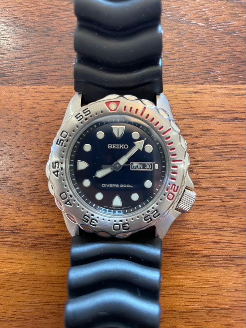 SEIKOダイバーズ　海外モデル　未使用品
